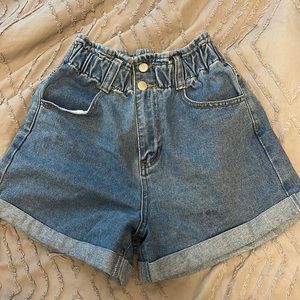 HIGH WAIST FOREVER 21 JEAN SHORTS MOM FIT SIZE SMALL